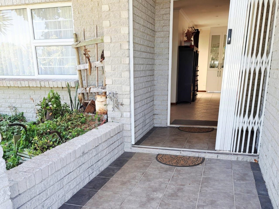 3 Bedroom Property for Sale in Kleinbaai Western Cape